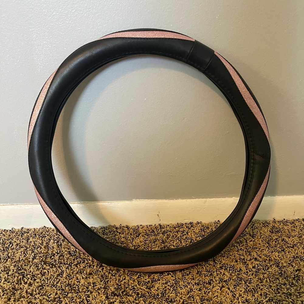 Steering wheel cover